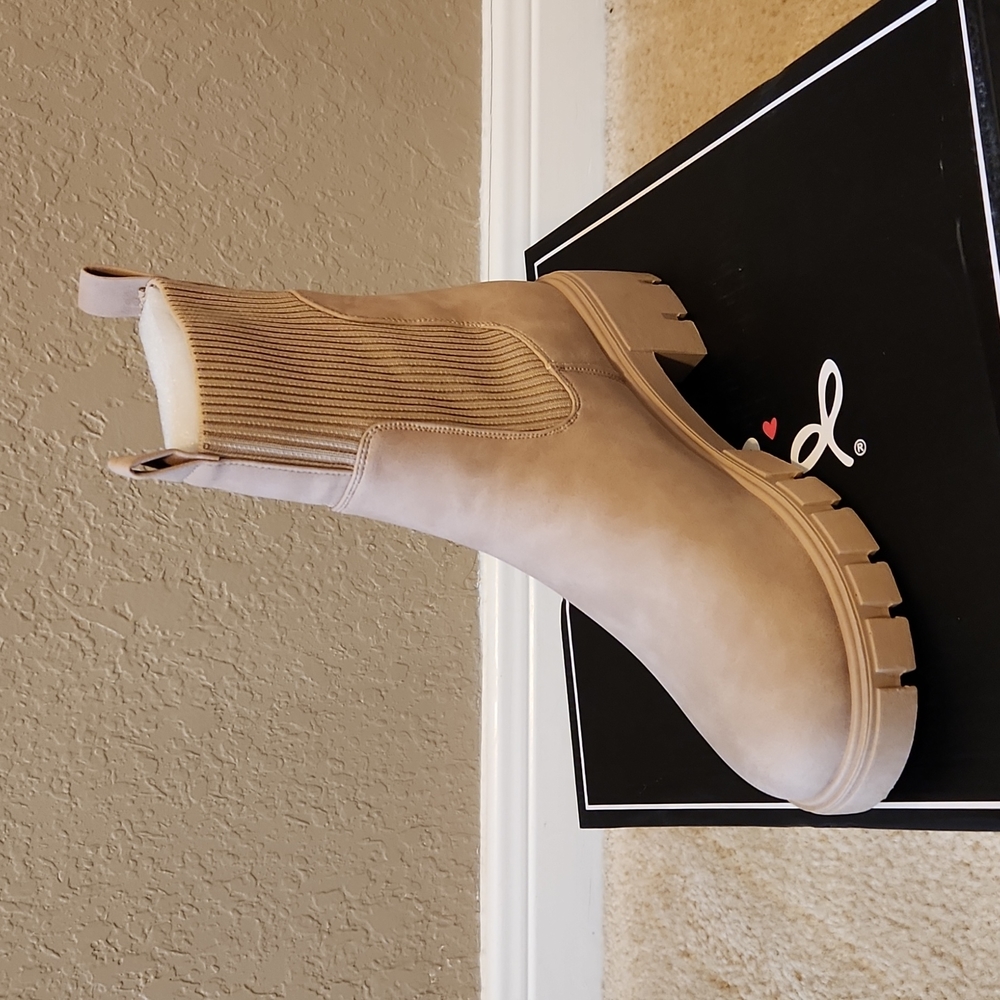 Ankle boots